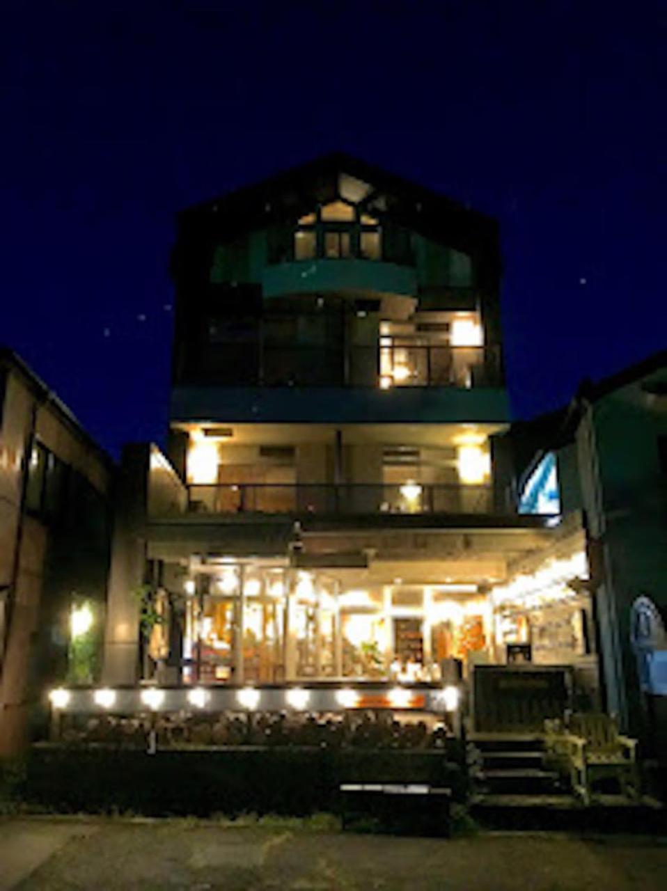 האקונה Box Hotel From Bizan מראה חיצוני תמונה
