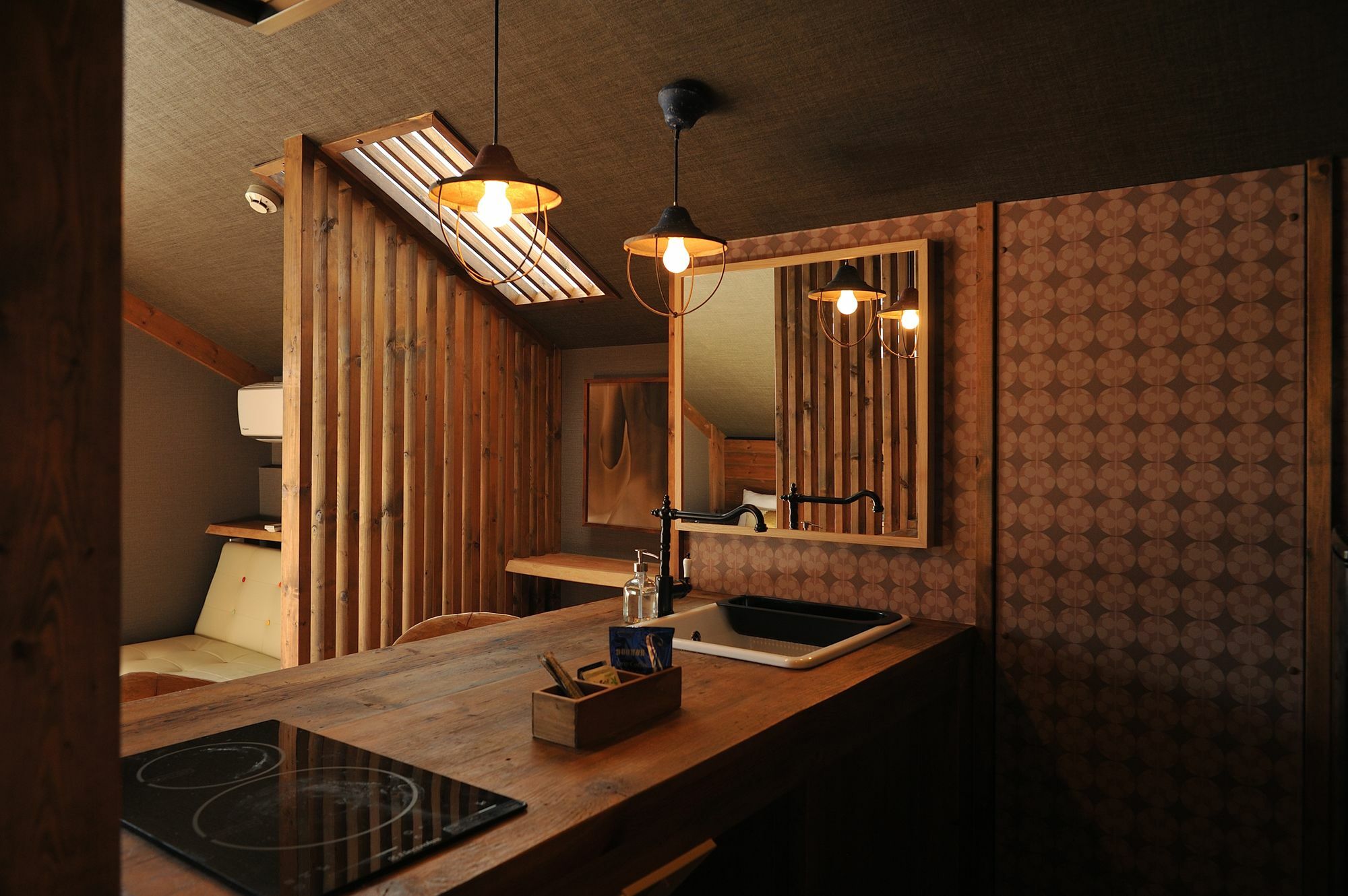 האקונה Box Hotel From Bizan מראה חיצוני תמונה